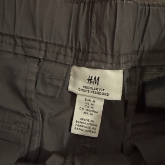 H&M Charcoal Cargo Pants for Men - Picture 2 of 5